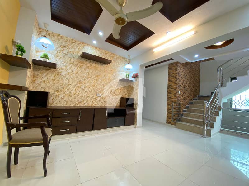 10 Marla Tripple Storey Used House Is Available For Sale In Bahria town Phase 2 Islamabad /RWP — photo 2