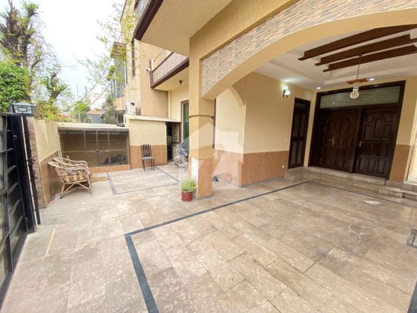 10 Marla Tripple Storey Used House Is Available For Sale In Bahria town Phase 2 Islamabad /RWP — photo 3