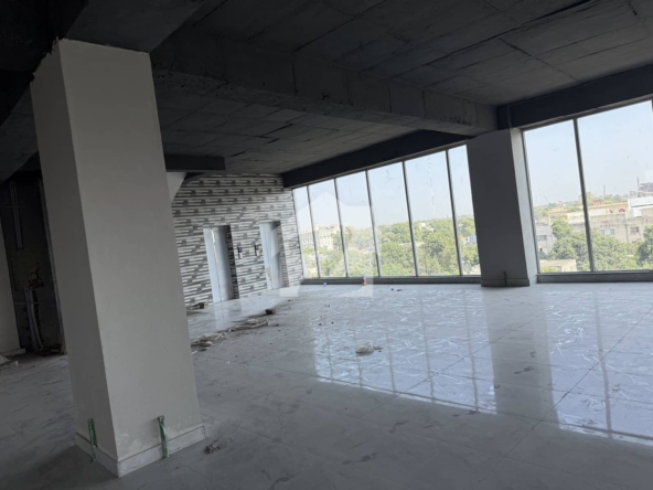 10000 SQ. FT Commercial Building Available For Rent — photo 1