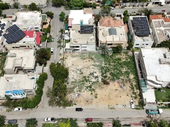 2000 Sq Yd Plot for Sale in DHA Defence, Karachi — photo 1
