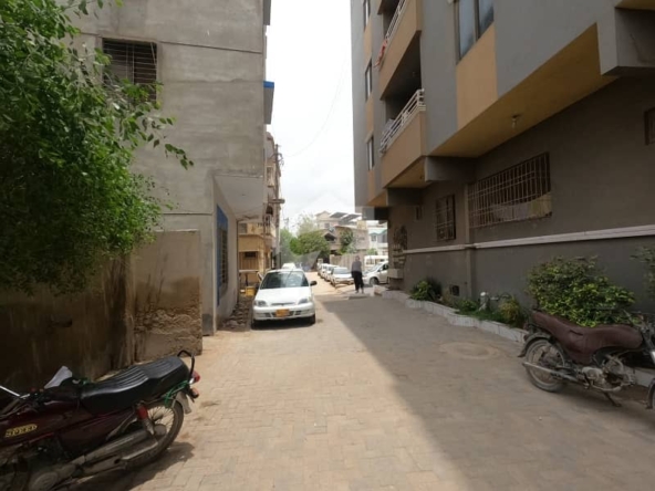 3 Bed Apartment for Sale in Gulshan-e-Iqbal Block 10, Karachi — photo 1