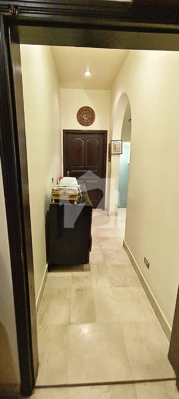 6 Bedroom House for Sale in Gulshan-e-Iqbal KDA Officers Society Karachi — photo 4