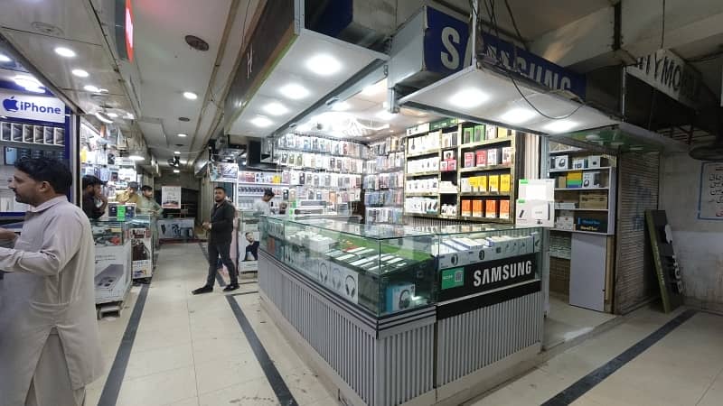 8 Sq Yd Commercial Shop for Sale in Gulshan-e-Iqbal Town Karachi — photo 1