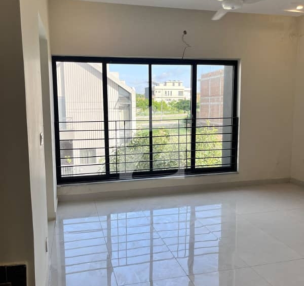 Brand-New 5 Marla House In DHA Phase 5 Modern Luxury, Move-In Ready — photo 1