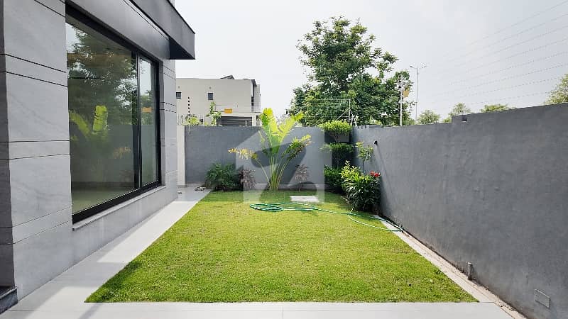 DHA Phase 7 - Block X 1 Kanal House Up For sale — photo 1