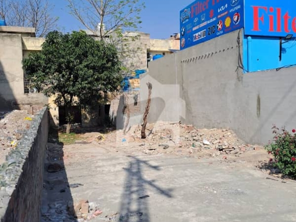 JOHAR TOWN PHASE 2 PLOT FOR SALE — photo 2