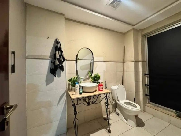 One Bed Furnished Apartment Available For Rent In Sector E Bahria Town Lahore — photo 1