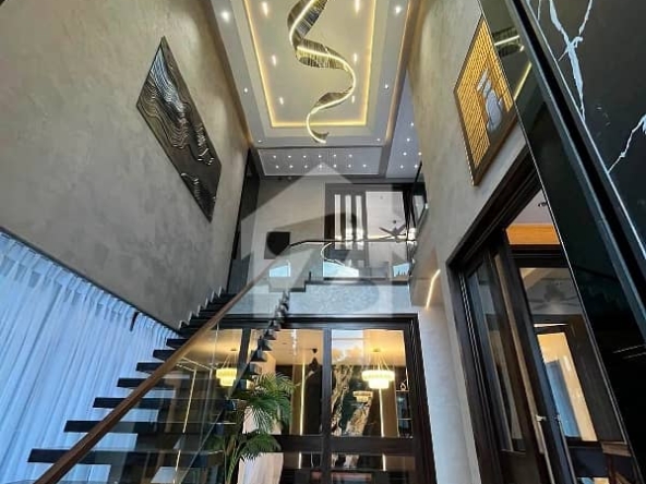 One Kanal Brand New Luxury Modern Design House Available For Rent In DHA Phase 6 Hot Location — photo 2