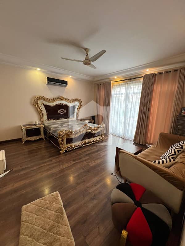 One Kanal Slightly Used Modern Design Owner Build House For Sale At Prime Location Of DHA Lahore Near To Park Masjid & Commercial Market — photo 3