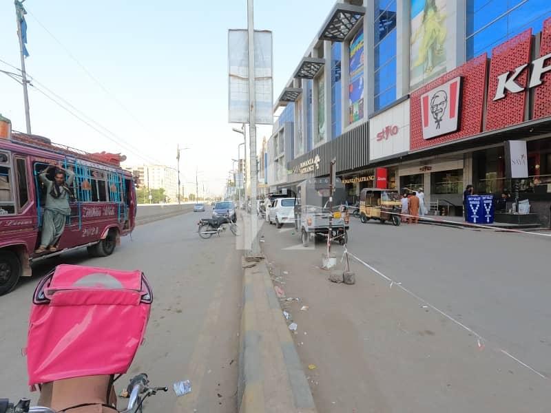 11 Sq Yd Shop for Sale in Gulistan-e-Johar Block 18 Karachi — photo 1