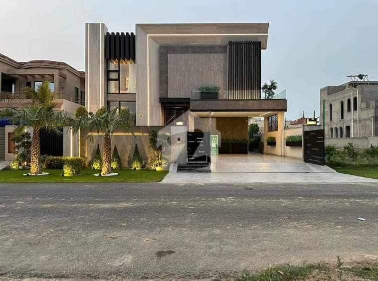 20 Marla 5 Bedroom House for Sale in DHA Lahore — photo 1