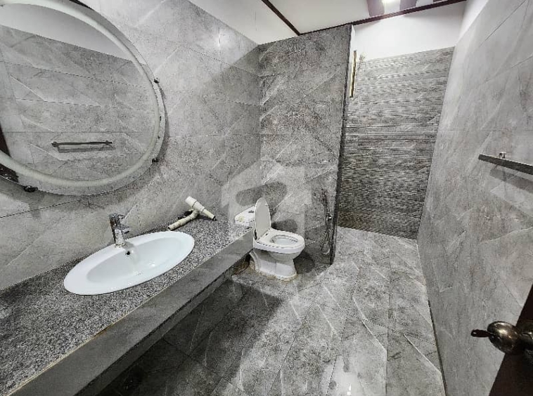 500 Sq Yd Property for Rent in Gulshan-e-Iqbal Block 2 Karachi — photo 1